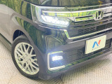 【LEDヘッドライト】悪天候や夜間走行時も良好な視界を確保し安心して運転できる高輝度LEDヘッドライトを装備!点灯速度が早く、消費電力も抑えられています。
