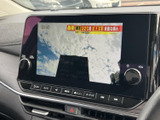 停車中には、地上デジタル放送をお楽しみいただけます。長距離移動も退屈知らず。後部座席の方も快適に過ごせます。