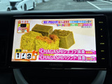 停車中には、地上デジタル放送を楽しめるTV機能。休憩時間などに、番組を鑑賞してリフレッシュできます。