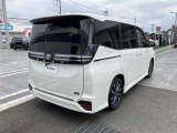 全国のトヨタディーラーにて保証が受けられるロングラン保証が1年間無料でつきます。別途費用にて3年間に延長できます。