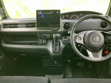 洗練されたデザインのインパネが、運転をサポートします。操作しやすい配置で、安全運転をサポートします。