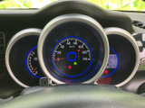 視認性の高いメーター類で、運転に必要な情報を的確に把握できます。洗練されたデザインが、上質なドライビング体験を演出します。運転がより楽しくなります。