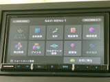 多彩なオーディオ機能で、車内空間をより楽しく演出します。お好みの音楽を楽しみながら、快適なドライブをお過ごしください。音質にもこだわりました。