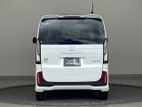 バックカメラが付いているのでバックでの車庫入れも安心です。