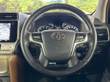 【純正革巻きステアリング】上質な革を使用することで、手にしっかり馴染みとても運転しやすいハンドルです♪