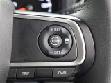 全車速追従機能付ACC(アダプティブクルーズコントロール)を採用し、走行中に先行車の様子を検知しながら、設定した車速の範囲内で先行車との距離のキープを支援します。