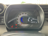 視認性の高いメーターで、運転に必要な情報を的確に把握できます。落ち着いたデザインが、運転に集中できます。