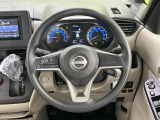 【ステアリングスイッチ】運転中、前方から目線をそらすことなく、オーディオ等の操作が可能な便利機能!安心&快適なドライブを演出してくれます♪