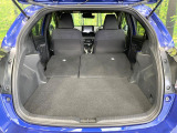 後席を格納すると、これだけの広さが!シーンに合わせたシートアレンジで、大きな荷物も積むことが出来ます♪