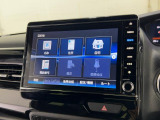 バックカメラの画像です。ガイドラインがスムースな車庫入れをサポートいたします。車庫入れの安心感がアップしますね。