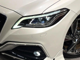 【三眼LEDヘッドライト】スタイリッシュな見た目の三眼LEDヘッドライトを装備♪スタイルだけでなく、夜間の走行も視界良好で安心してお乗りいただけます。