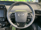 【純正革巻きステアリング】上質な革を使用することで、手にしっかり馴染みとても運転しやすいハンドルです♪