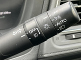 操作しやすいウインカーレバーで、安全な車線変更をサポートします。直感的な操作性で、運転に集中できます。