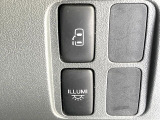 【パワースライドドア】スマートキーや運転席のスイッチでスライドドアの開閉が可能♪電動だから力を入れてドアを開ける必要が無く、小さいお子様でも、重い荷物を持っている時もラクに開け閉めできます♪