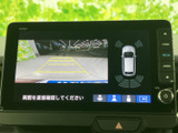 後方確認がしやすいカメラが搭載。駐車時の安全性を高め、狭い場所でもスムーズな操作をサポートします。運転に自信がない方にもおすすめです。