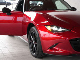 神戸マツダ神戸西インター店は、通常ディーラー+&alpha;の次世代型店舗としてROADSTER EXPERIENCE SPACEの冠を掲げ、「いつでも・誰でも・気軽に会いに行ける」ロードスターUカー専門店。