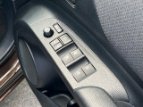 【電動格納ミラー】サイドミラーは電動格納式となっており、狭い駐車場でもキズがつくリスクを抑えられます。