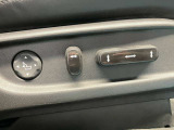 【パワーシート】電動でシートポジションの変更が可能です。手動式より細かくシート設定が可能ですのでより快適な姿勢でドライブを楽しんで頂けるでしょう。