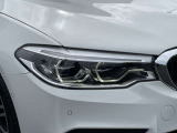 また、BMW正規認定中古車は、エマージェンシーサービスが自動付帯。24時間365日、皆様のカーライフをサポート致します。確かな安心のうえで、「駆けぬける歓び」をご堪能ください。