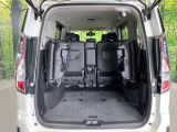 普段のお買い物や通勤、送迎等に十分な荷室スペースを確保しております。セカンドシートを倒すと、大きな荷物の積載も可能です♪