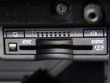 ★ETC(DSRC)が装備されています!!社外品とは違い収まりの良いデザインが人気!高速道路を利用する際は必需品ですよね!!ストレス無く料金所を通過出来ます!!