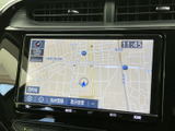 見やすい地図表示で、目的地までスムーズに案内。渋滞情報なども確認でき、効率的なルート選択をサポートします。