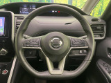 【純正革巻きステアリング】上質な革を使用することで、手にしっかり馴染みとても運転しやすいハンドルです♪