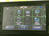 多彩な機能が搭載されており、快適なカーライフを演出します。操作も簡単で、誰でもすぐに使いこなせるでしょう。