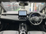 【運転席・インパネまわり】ハンドル・シート・フロアーなど隅々までプロによるクリーニング済み☆彡キレイな車内でドライブが一層快適にお楽しみいただけます!!