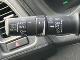 雨天時でもクリアな視界を確保できるワイパーレバーです。運転状況に合わせて、最適なワイピングを実現します。