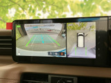 バックモニターは、狭い場所での駐車や車庫入れをサポート。安全確認をサポートし、運転の苦手な方にも安心です。