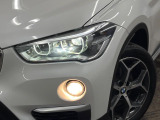 ●LEDヘッドライト:夜間走行時も良好な視界を確保し安心して運転できる高輝度LEDヘッドライトを装備!点灯速度が早く、消費電力も抑えられています。
