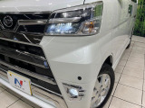 【LEDヘッドライト】悪天候や夜間走行時も良好な視界を確保し安心して運転できる高輝度LEDヘッドライトを装備!点灯速度が早く、消費電力も抑えられています。