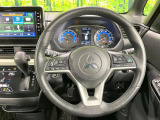 【純正革巻きステアリング】上質な革を使用することで、手にしっかり馴染みとても運転しやすいハンドルです♪