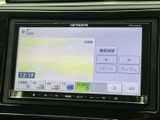 お気に入りの音楽をクリアな音質で楽しめます。CDやラジオはもちろん、Bluetooth接続も可能です。快適な車内空間を演出します。