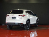 【CX-5】上質感と精悍さを兼ね備え、ワイド感を強調した意匠。オールラウンドな機能美と品格、洗練されたデザイン。