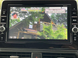 停車中に、お気に入りの映像やテレビ番組を楽しめます。長距離移動や待ち時間も快適に過ごせる便利な機能です。