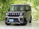 角の落ちたフォルムが、都会での運転をよりスムーズにします。精悍な表情は、見る人の目を惹きつけるでしょう。