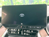 【12.3インチワイドナビ】高級感とインパクトのある大型ワイドナビを装備。各種オーディオ操作はもちろん、横長ワイド画面でのマップ2分割表示など、利便性も高いナビです♪