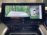【パノラミックビューモニター】専用のカメラにより、上から見下ろしたような視点で360度クルマの周囲を確認することができます☆死角部分も確認しやすく、狭い場所での切り返しや駐車もスムーズに行えます。