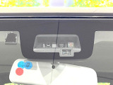 【スズキ セーフティサポート】走行中に前方の車両等を認識し、衝突しそうな時は警報とブレーキで衝突回避と被害軽減をアシスト。より安全にドライブをお楽しみいただけます。