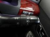 オートライト機能装備です!車外の明るさに応じて、自動的にライトの点灯・消灯をしてくれます♪