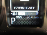 たとえばダイハツのお店にある、たくさんのスマアシ搭載車は、正常に作動する事をしっかり確認します。