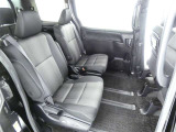 ゆとりある広々とした車内空間は、ドライブを始め買い物やレジャーなど、幅広く活躍します。一人でもみんなとでもお出かけを楽しみましょう!