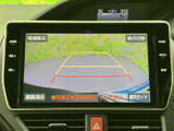 後方確認をサポートするモニター。狭い道や駐車時も安心です。安全運転をサポートする頼もしい装備です。視認性も良好です。