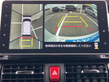 リバース時の映像が鮮明に表示され、安全な駐車操作をサポートします。周囲の状況をしっかり確認し、狭い場所でもスムーズに駐車できます。