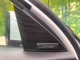 【BOSE】車の音響特性に合わせて開発された、高性能スピーカー。車外の騒音に悩まされることなく、快適に聴こえるように調整され、車内だからこそ楽しめるサウンドを体感できます♪