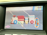 家族みんなで楽しめる映像コンテンツを搭載。移動時間も退屈しません。お子様連れのご家族にもおすすめです。