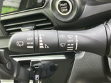 雨天時でもクリアな視界を確保できるワイパーレバー。運転状況に合わせて、最適な設定で快適なドライブを。