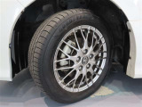 タイヤサイズは205/55R16となっております。